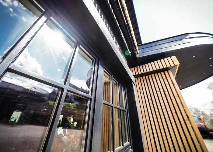 Luxus Villa mit 23 Zimmern und 19 Bädern und SPA